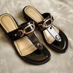 Unisa sandals.